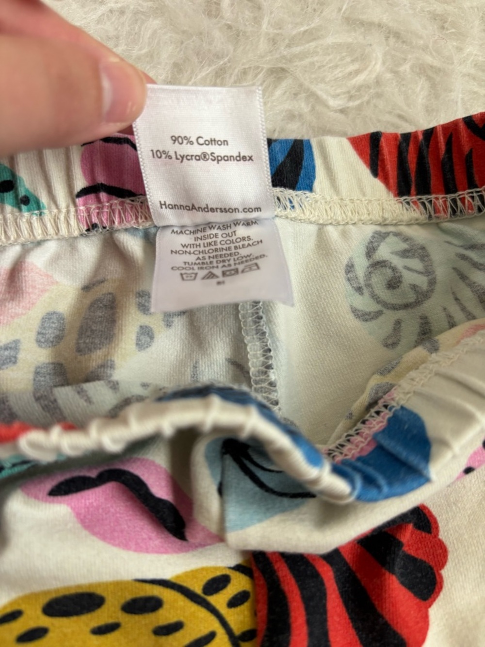 Hanna Andersson Kids Colorful Shell Print Stretchy Shorts - Picture 3 of 4